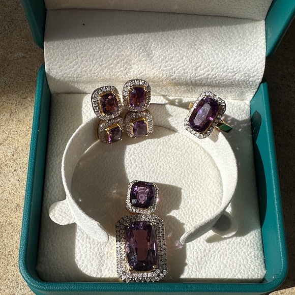 no brand Jewelry - Amethyst gold and diamonds set